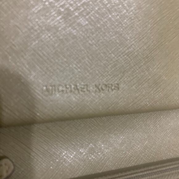 MICHAEL KORS Olive Green Pebbled Leather Zip Around 7" Wristlet Phone Wallet - Picture 9 of 16